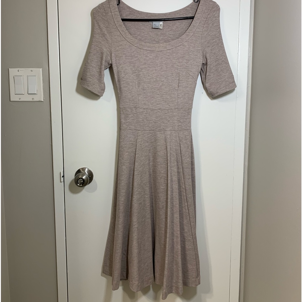 🍒5/$20🍒 H&M Beige Coloured Long-sleeved Dress